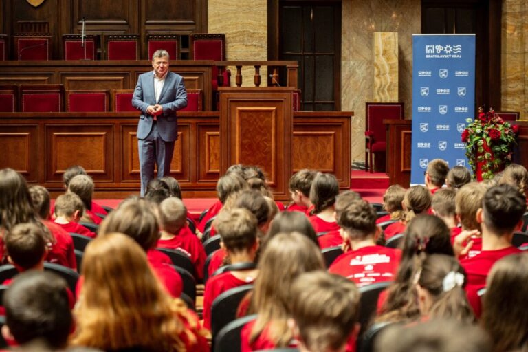 Detská univerzita Komenského v Bratislave opäť otvorila svoje brány pre malých študentov – FOTO