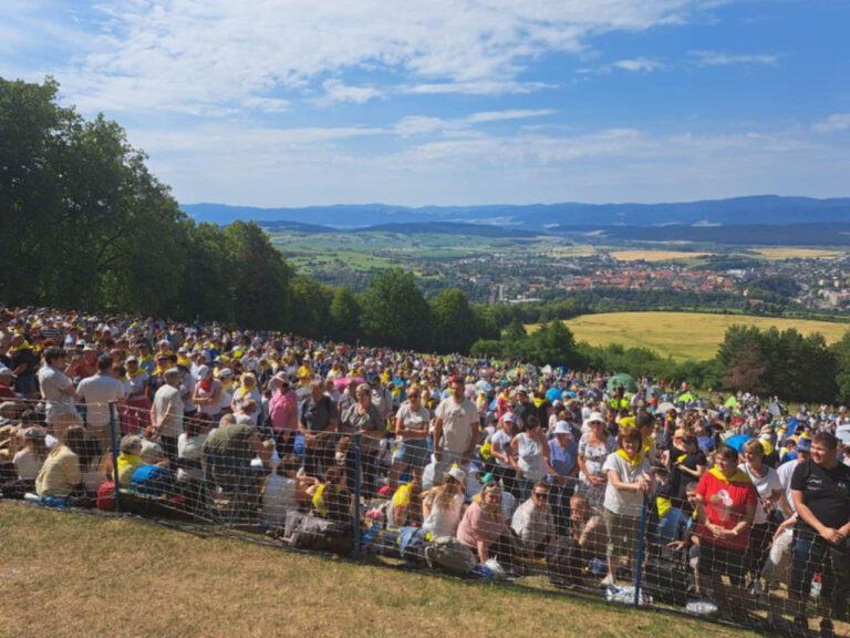 Mariánska hora prilákala počas víkendu 300-tisíc pútnikov. Levoča si pripomenula odkaz Jána Pavla II. – FOTO