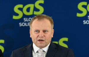 SaS kritizuje neúčasť koalície na výbore k zmrazeniu 200 miliónov eur pre samosprávy, Ledecký hovorí o facke pre celé Slovensko – VIDEO