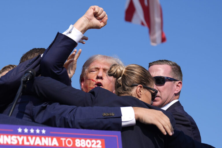 Americkú tajnú službu v súvislosti s atentátom na Trumpa obvinili z kaskády zlyhaní – FOTO
