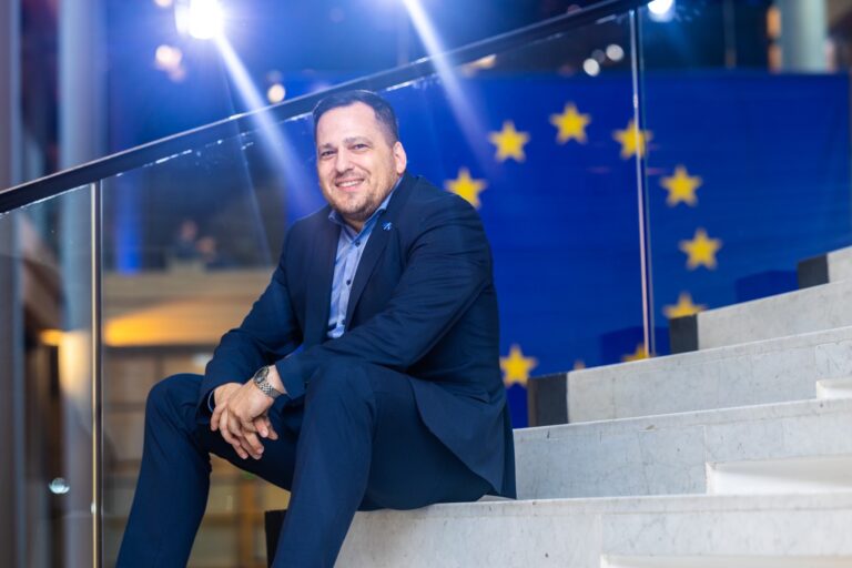 Misia europarlamentu na Slovensku upozorňuje na ohrozenie právneho štátu a netransparentné čerpanie eurofondov