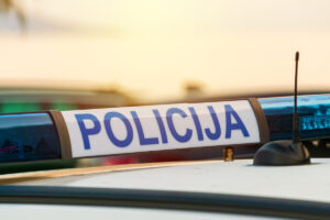 Chorvátska polícia zadržala Slováka pre podozrenie, že na smrť ubil Slovenku