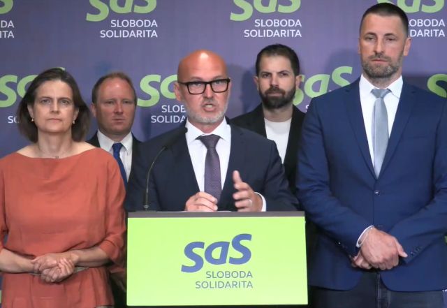 Kamenický by mal byť podľa SaS okamžite odvolaný, Viskupič hovorí o rabovaní štátu – VIDEO