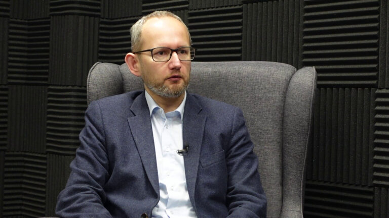 Slovensko si podľa Bátora svoje záväzky voči NATO neplní, s niektorými mešká aj viac ako desať rokov